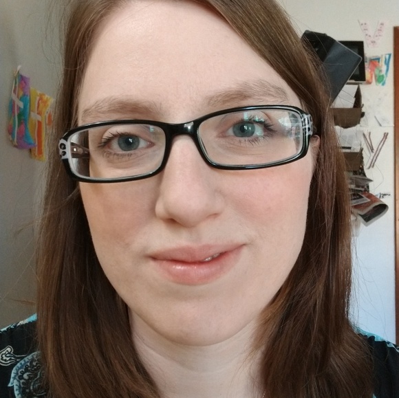 Meet your Posher, Stephanie - Picture 1 of 1